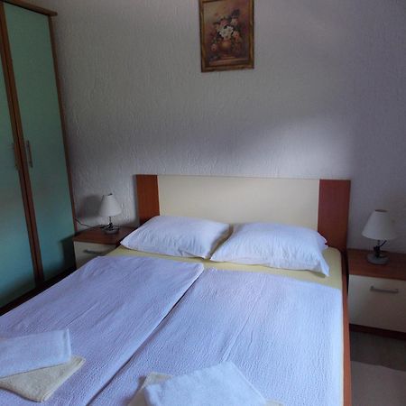 Apartments Smirnov Dreznik Grad Phòng bức ảnh