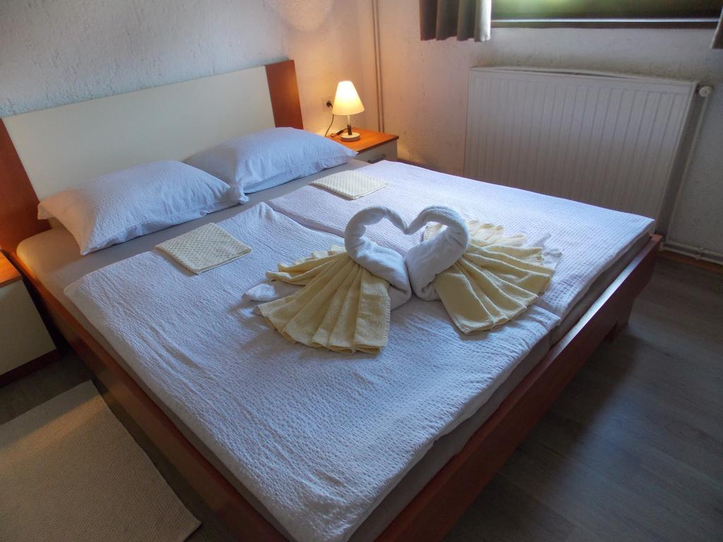 Apartments Smirnov Dreznik Grad Ngoại thất bức ảnh